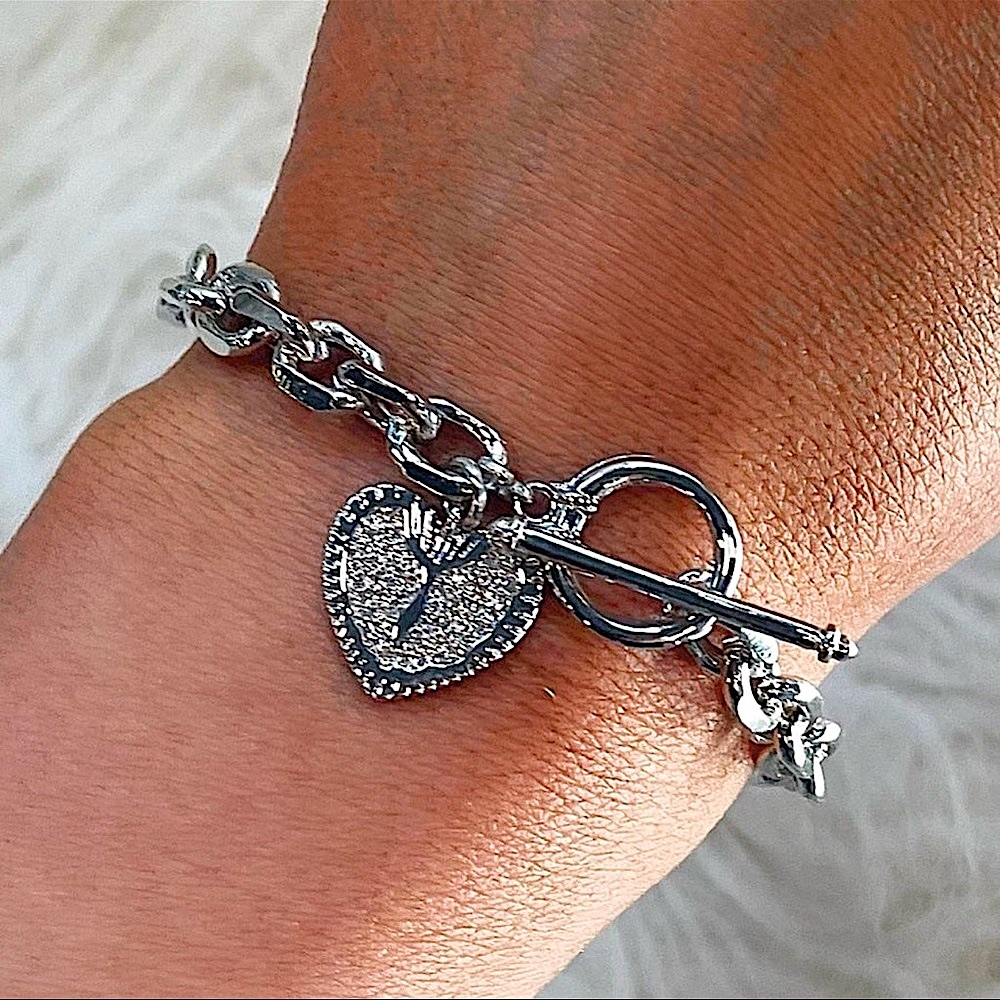 🆕🌿🤍CITY: SILVER Heart Rhinestone Charm Bracelet